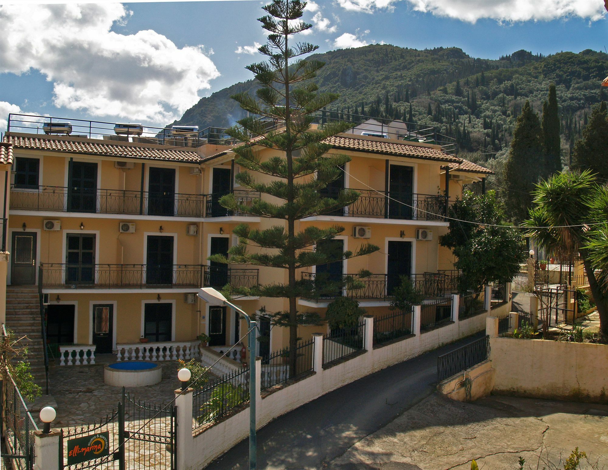 بينيتسيس Elli Marina Studios And Apartments المظهر الخارجي الصورة
